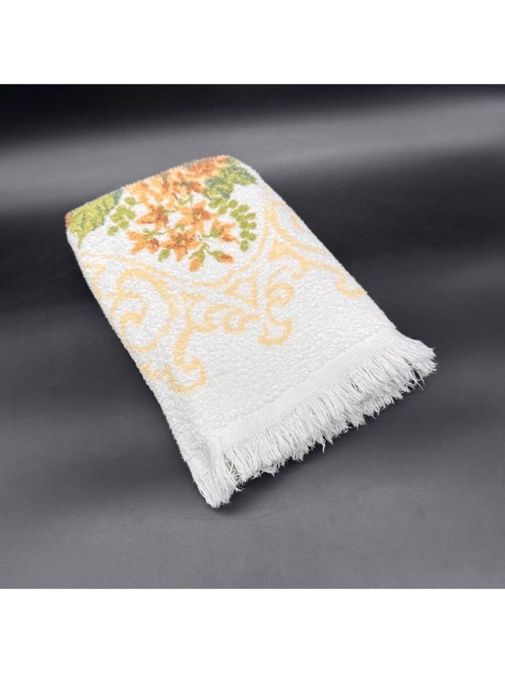 Vintage Floral Bath Towel 1970s Retro Fringe Cotton Rose Flowers Cannon USA